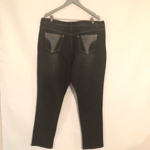 Kiss Therapy Women’s Jeans Size 20 NWT